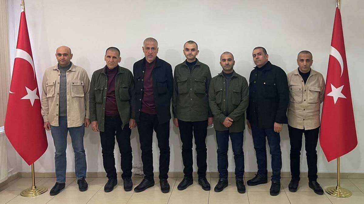 Libya'da 2 yıldır alıkonulan 7 Türk yurda getirildi