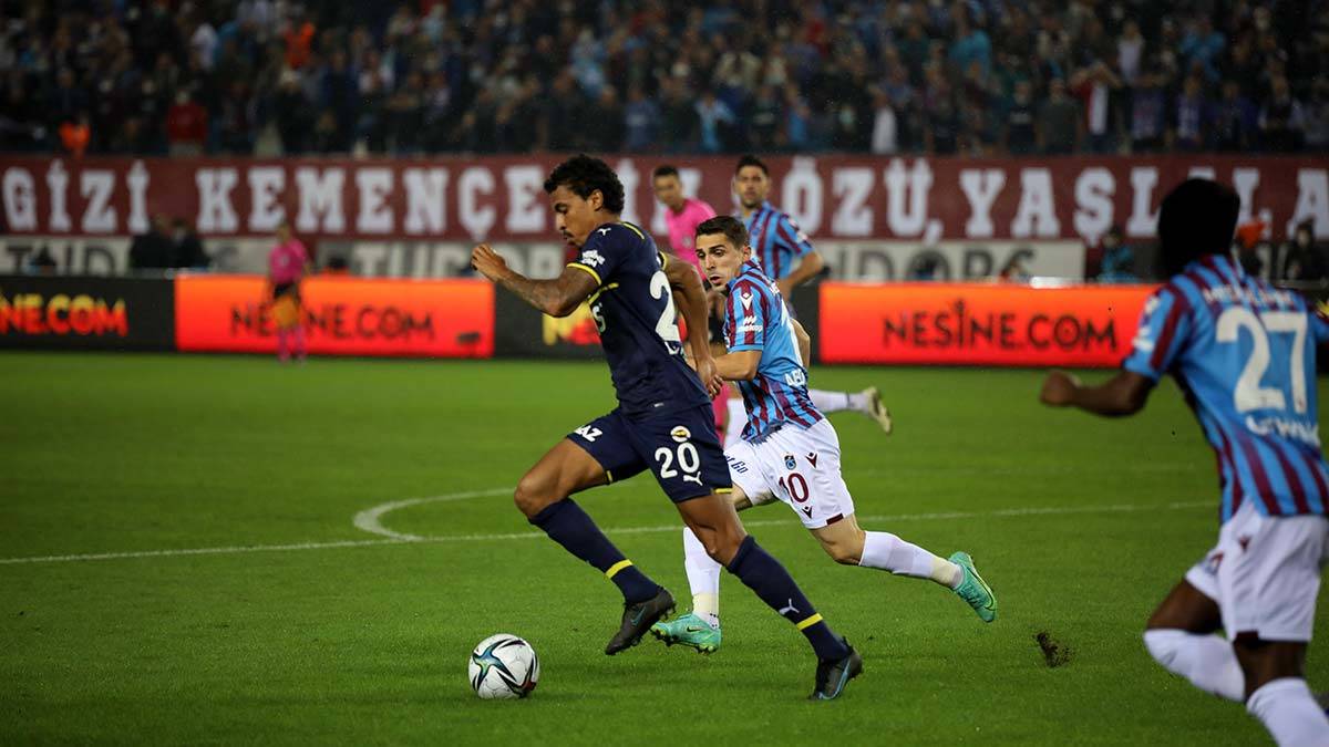 Luiz Gustavo sahalara dönüyor