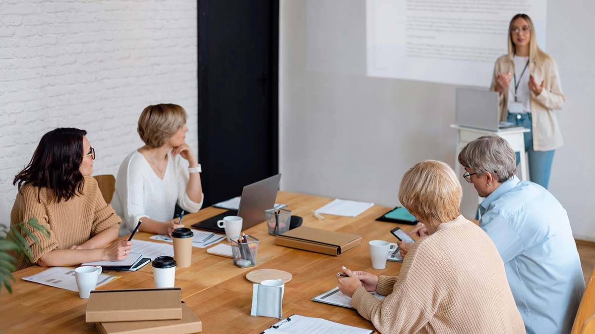 Girişimci olmak isteyen kadınlar, siz de bir kadın olarak kendi işinizi kurmak istiyor bununla birlikte, Nereden başlayacağınızı bilmiyor, Cesaret edemiyor, veya pazarlama ve satıştan korkuyor olabilirsiniz.