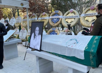 Modacı Bahar Korçan'a hüzünlü veda