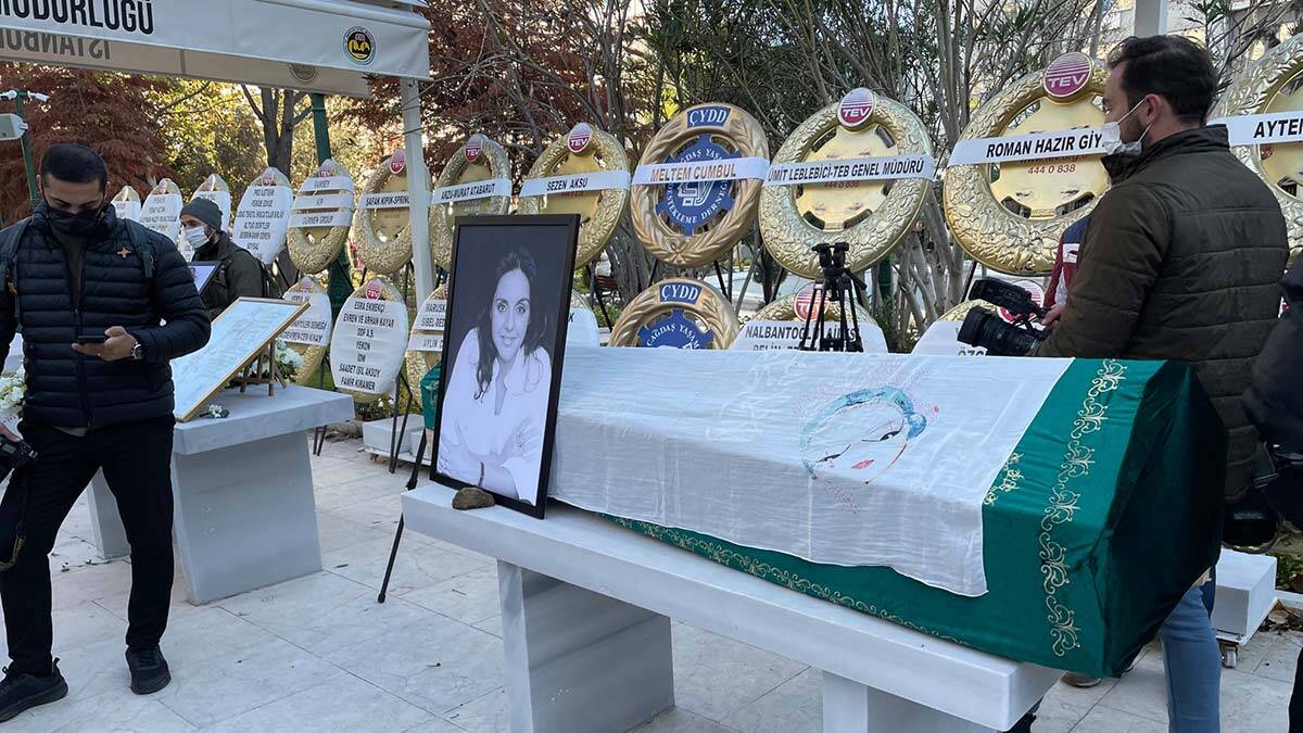 Modacı Bahar Korçan'a hüzünlü veda