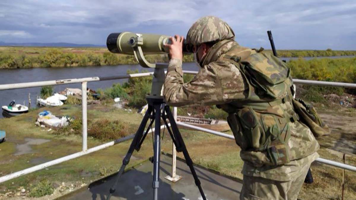 Yunanistan sınırında 4 terör örgütü üyesi yakalandı
