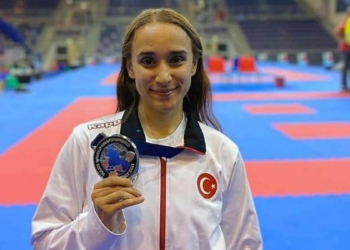 Muğlalı kickboksçu Büşra'dan büyük başarı