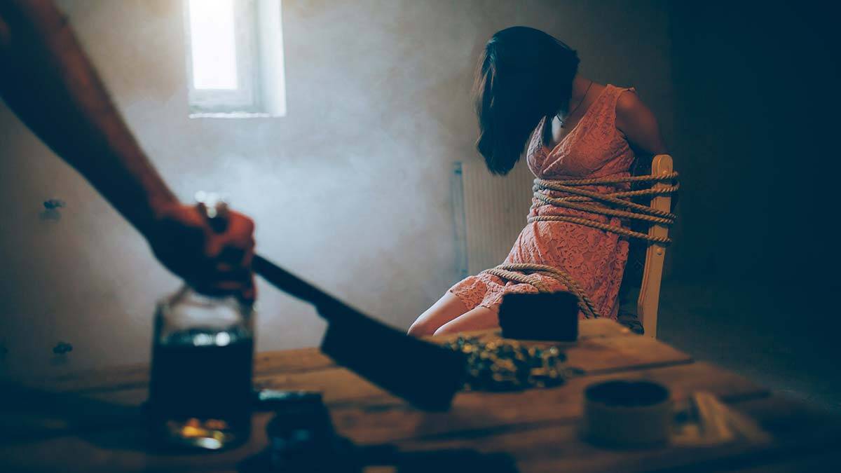 Kadın acıyı saklayabilir ama unutamaz...