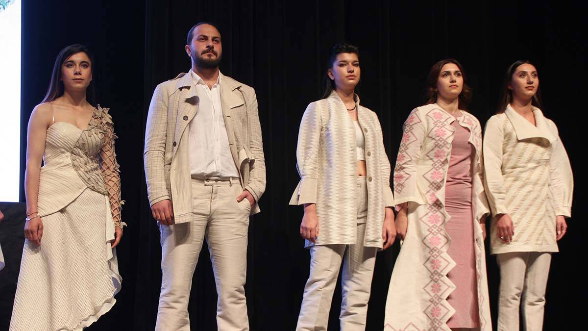 Rize bezinden kıyafetlere defileli tanıtım