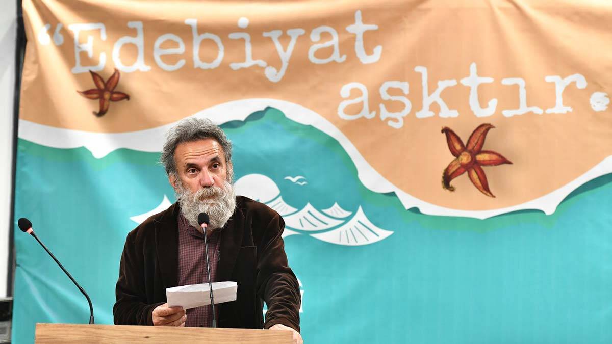 İzmir Büyükşehir Belediyesi tarafından bu yıl beşincisi düzenlenen Uluslararası İzmir Edebiyat Festivali başladı.