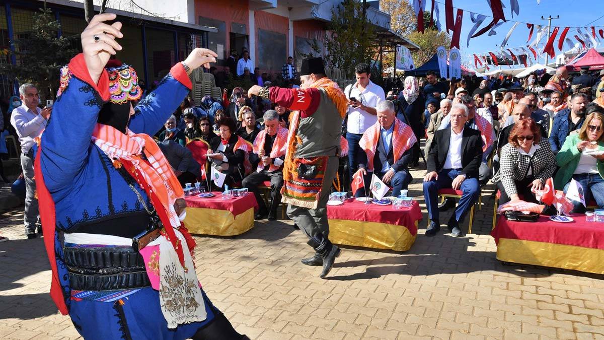 Ödemiş kestane festivali ile şenlendi