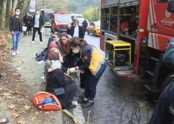 Sarıyer'de yolcu minibüsü kaza yaptı