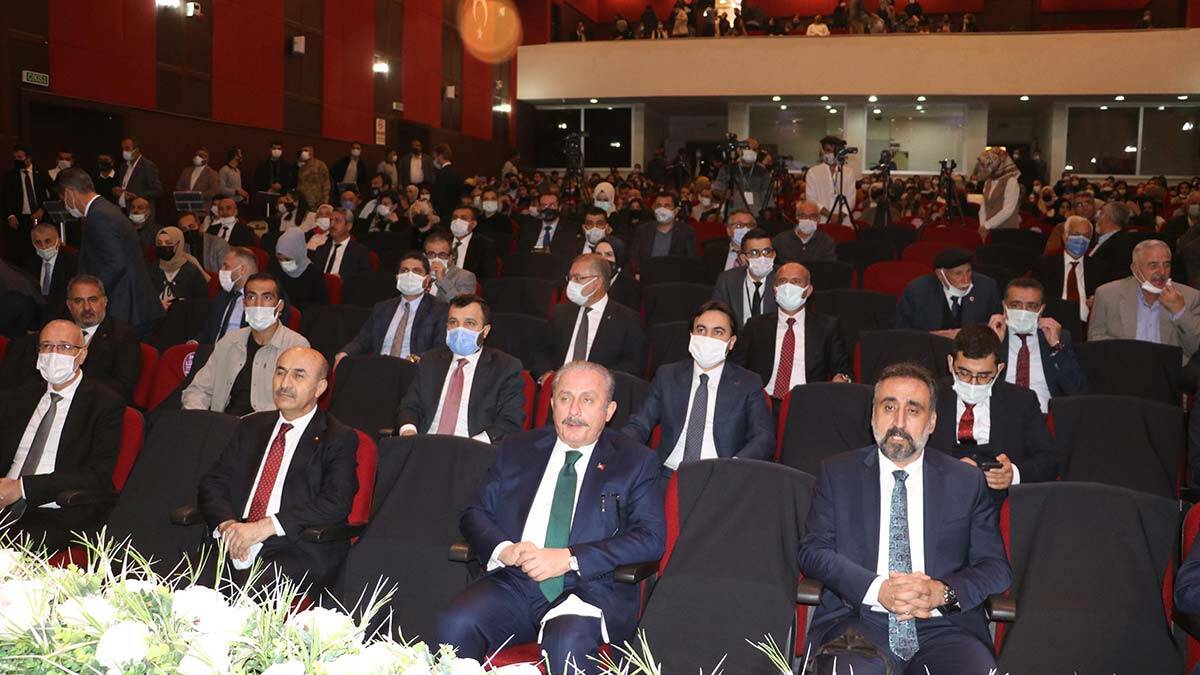 Türkiye Büyük Millet Meclisi Başkanı Prof. Dr. Mustafa Şentop, hükümetin Kürtçeye karşı bir tavrı varmış gibi karalama politikası güdenlerin olduğunu belirtti.