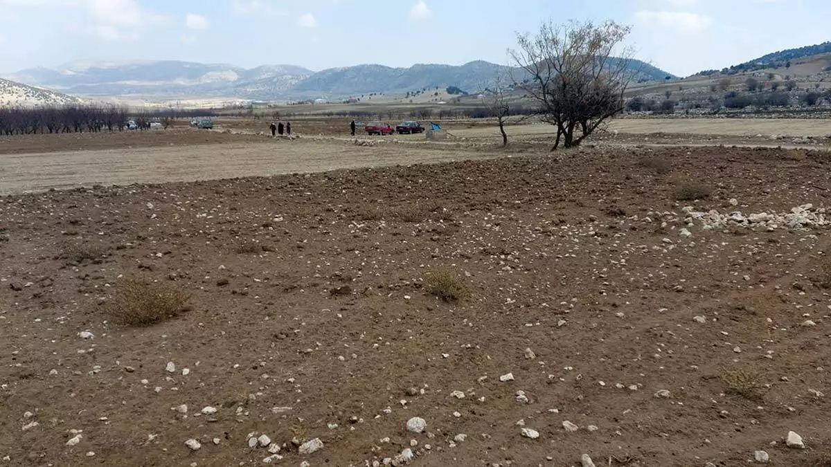 Antalya nöbetçi i̇dare mahkemesi'ne 116 köylü ve dereköy toprak sulama kooperatifi tarafından, tarım arazisine kömür ocağı izni yargıya taşındı.