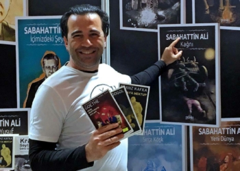 Tasarımlarıyla kitap kapaklarına renk veriyor