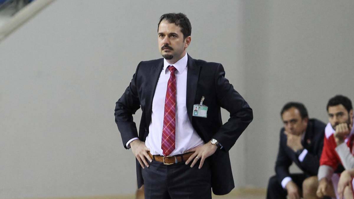 TOFAŞ Basketbol Ahmet Çakı ile anlaştı