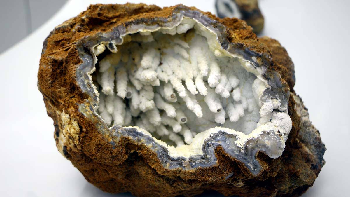 Değerli taşların kesimi için köylerde atölye kurulacak