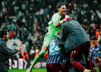 Yıllardır ülkemizde en çok merak edilen konulardan birisidir, futbolda Avrupa ile Ligi neden takımlarımız bir arada götüremez sorusu. Ya Lig ya Avrupa… Ne Lig ne Avrupa…