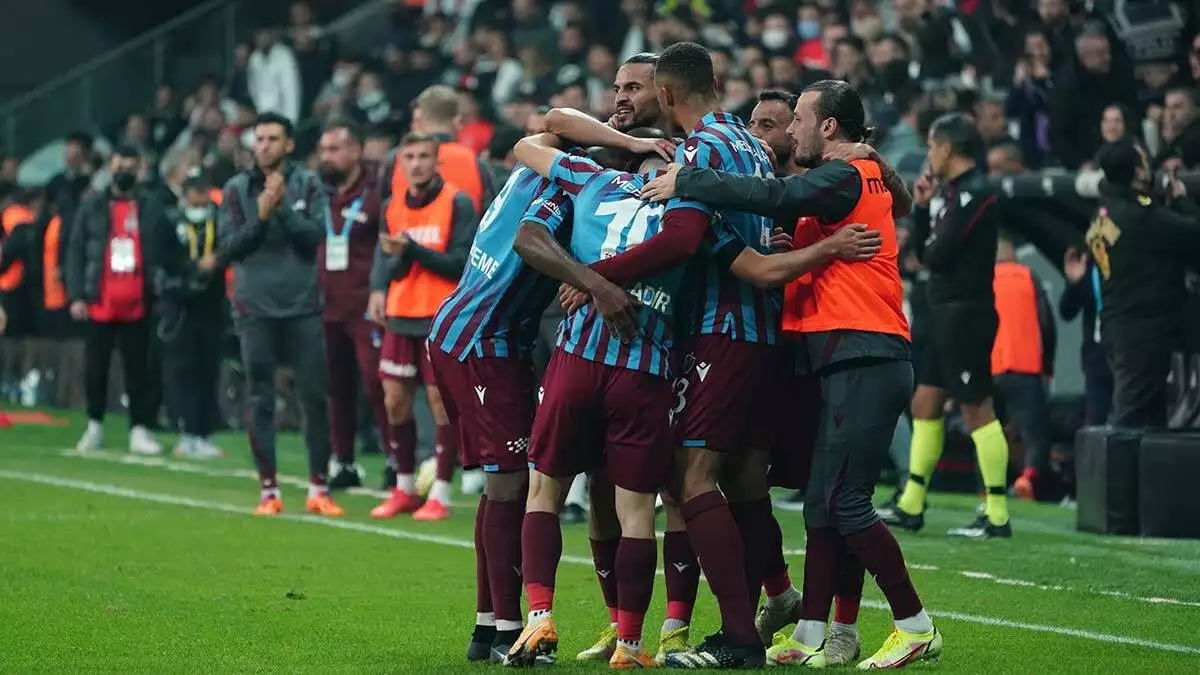 Trabzonspor ezeli rakiplerine fark attı