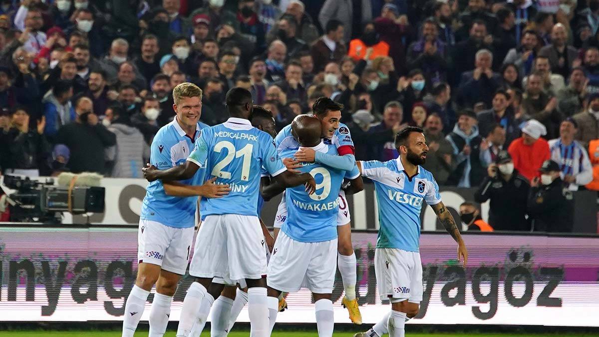 Süper Lig'de fırtına esmeye devam ediyor; Trabzonspor Gaziantep FK'yı 3-0 mağlup etti.