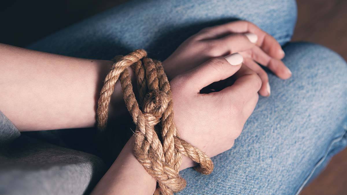 İnsanoğlu önce kendini bilmeli... Emanete sahip çıkabildik mi?  Bence insanın kendisini bilmesi kendisine yapılmasını istemediği bir hareketi başkasına yapmamasıyla başlamalıdır. 