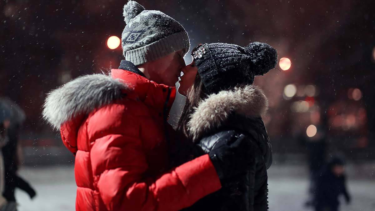 Gece sokakları sevgililere kapatın