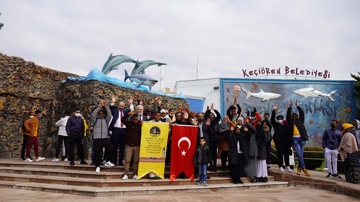 Afrikalı öğrenciler Deniz Dünyası'nı gezdi