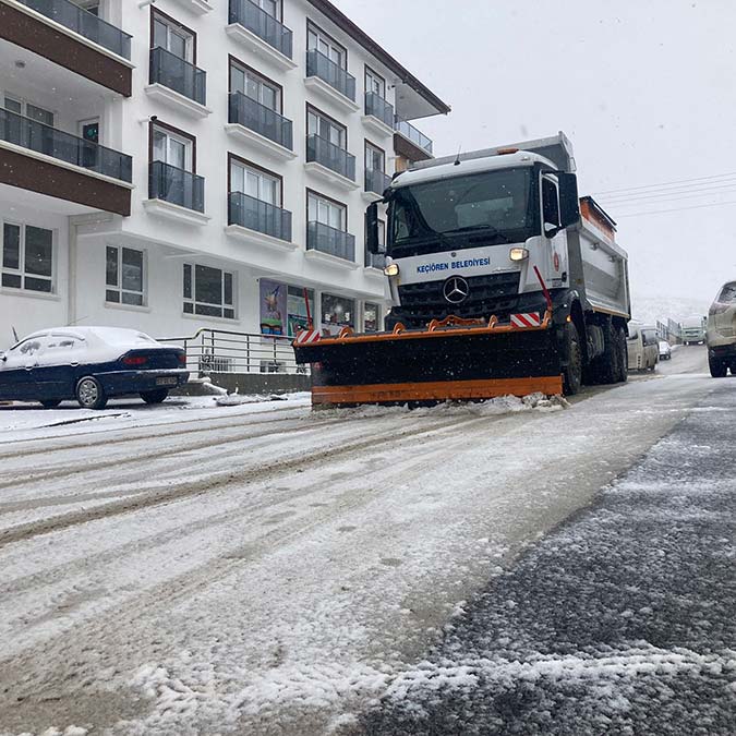 Keçiören'de kar yağışı mesaisi