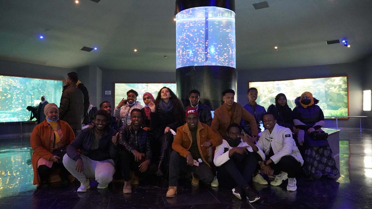 Afrikalı öğrenciler Deniz Dünyası'nı gezdi