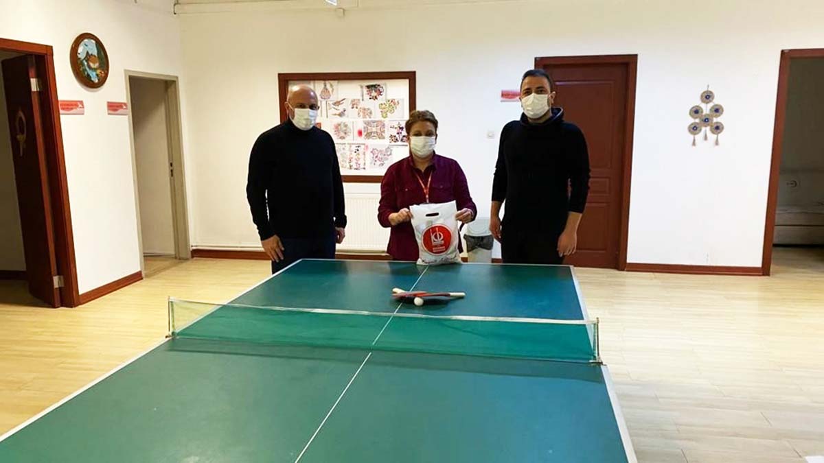 Keçiören'den, sağlık kurumlarına spor seti hediye