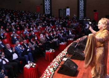Keçiören'de Bedia Akartürk rüzgarı