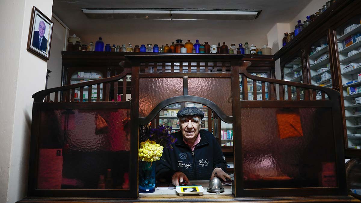 119 yıllık tarihi ile Yeni Moda Eczanesi