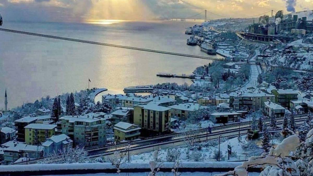 Deryâ-î Marmara'da bir inci : İzmit!...