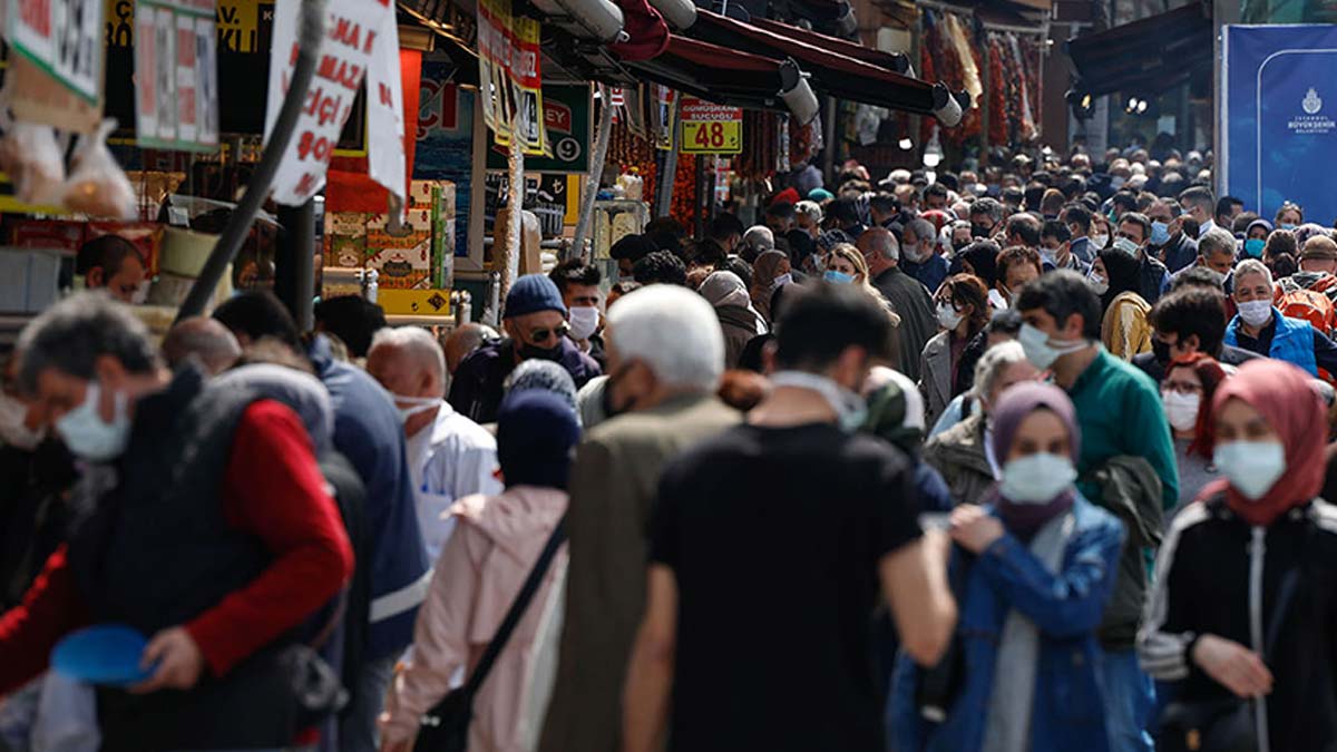 İstanbul artık insan kusuyor, araç bina kusuyor...