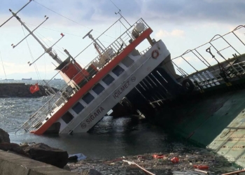 2 ilçede batan gemiler kurtarılmayı bekliyor