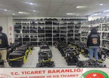 2 ilde kaçak oto yedek parça, kaçak sigara operasyonu