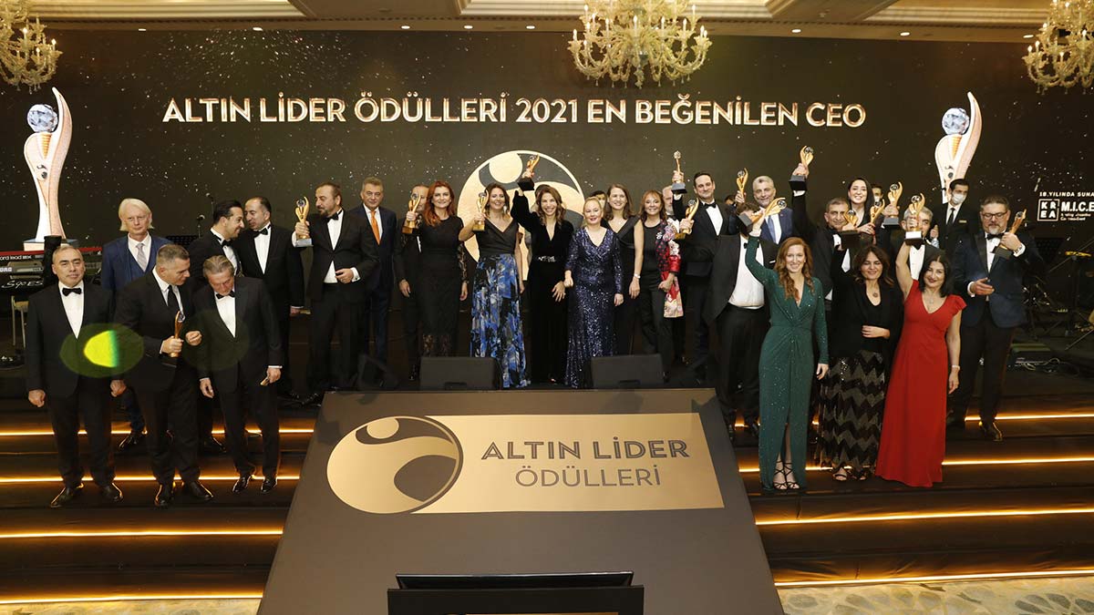 2021 yılının en beğenilen CEO'ları ödüllerini aldı