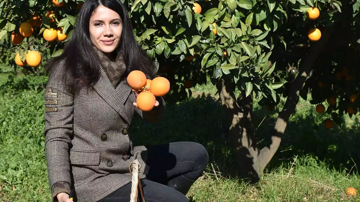 " aynı zamanda sıcakta şemsiye görevi, soğukta battaniye görevi görüyor. Ürünün dayanıklılığını ve verimi artırıyor"