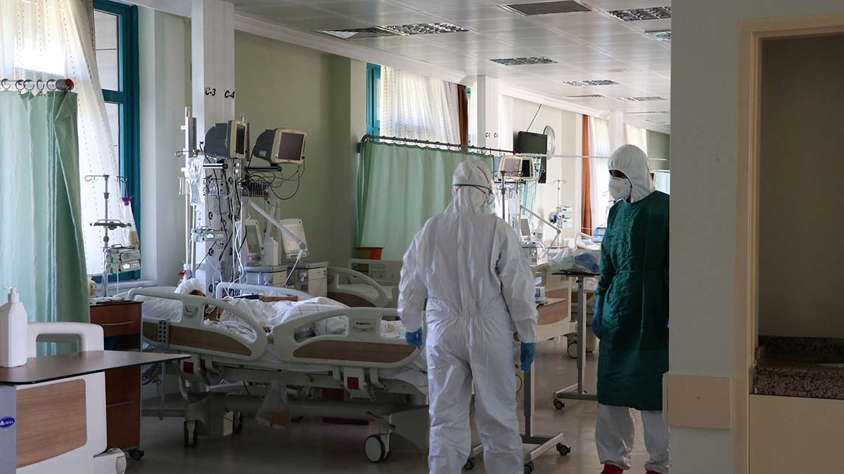 " Hastanın iş hayatını da yaşam tarzını da etkileyebiliyor. Hasta bu şikayetleri nedeniyle sık sık doktora gitmek zorunda kalıyor"