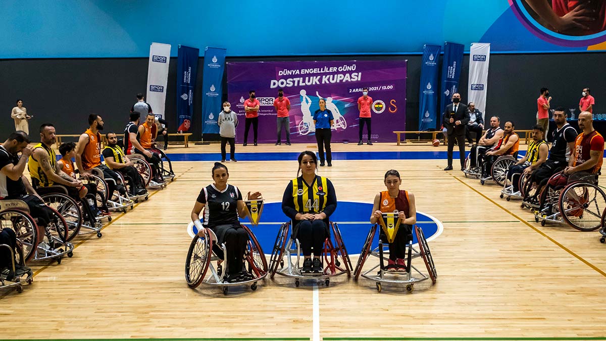 3 büyükler Dostluk Kupası'nda bir araya geldi