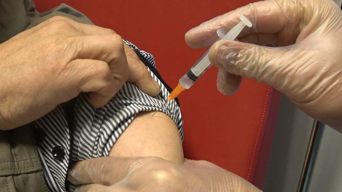 3 doz Sinovac'tan sonra bekledi; Turkovac oldu