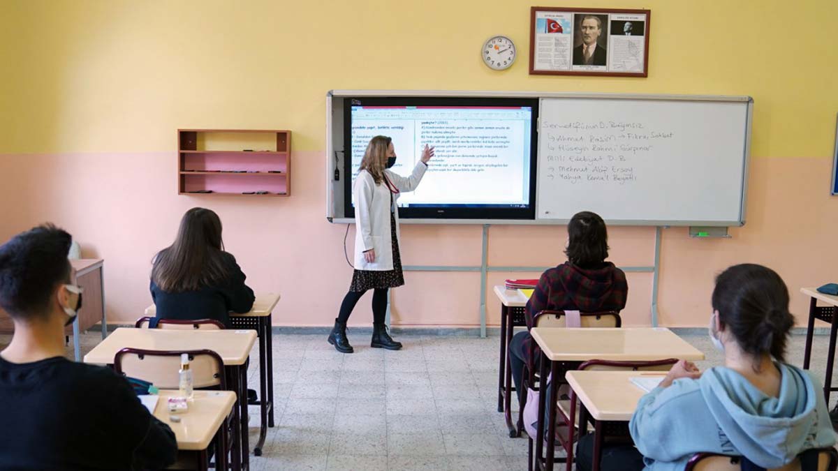 Öğretmenlerin 2022 alan değişikliği başvuruları Şubat'ta