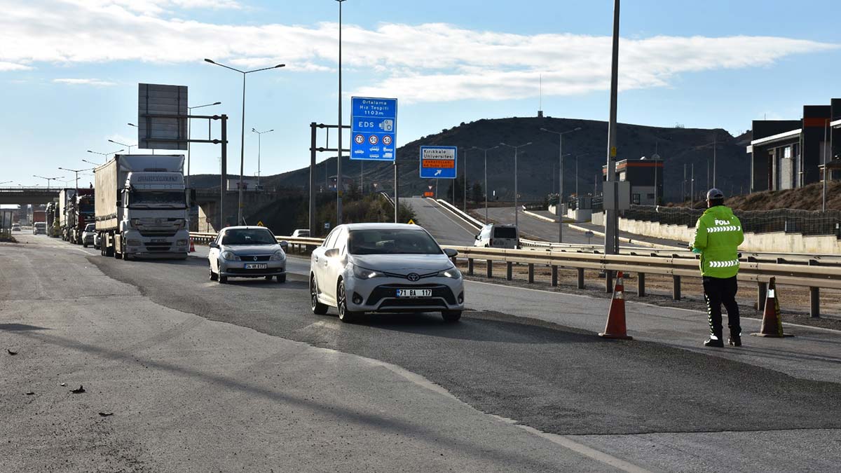 43 ilin geçiş noktasında kış lastiği denetimi