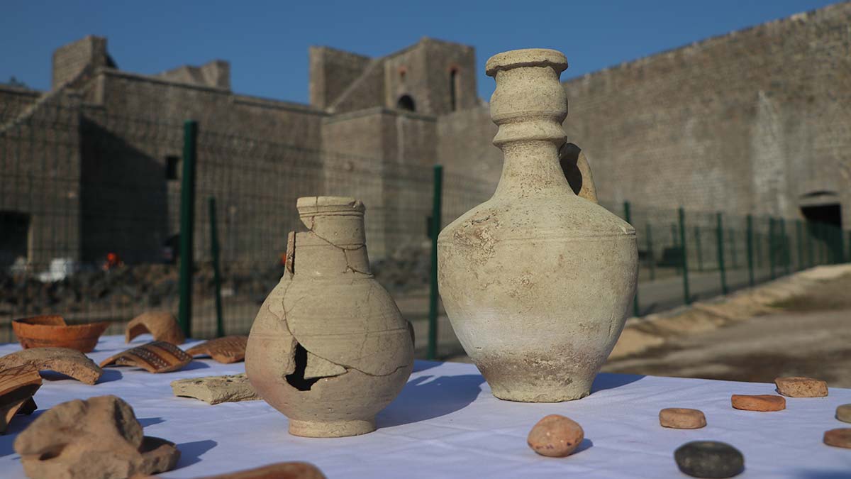 9 bin yıllık Amida Höyük'te 900 eser tespit edildi