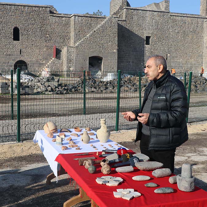 9 bin yıllık Amida Höyük'te 900 eser tespit edildi