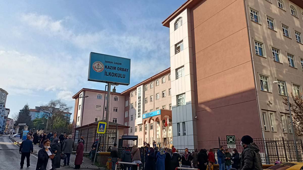 9 öğrencisini taciz ettiği iddiasıyla gözaltında