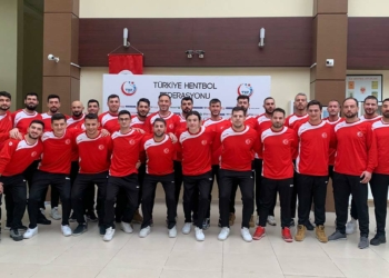 A Milli Erkek Hentbol Takımı özel turnuva için kampta