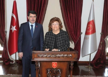 AK Parti'li Güldal Akşit hayatını kaybetti