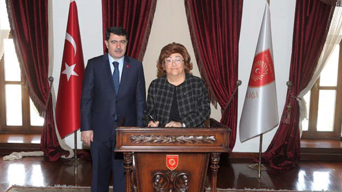 AK Parti'li Güldal Akşit hayatını kaybetti