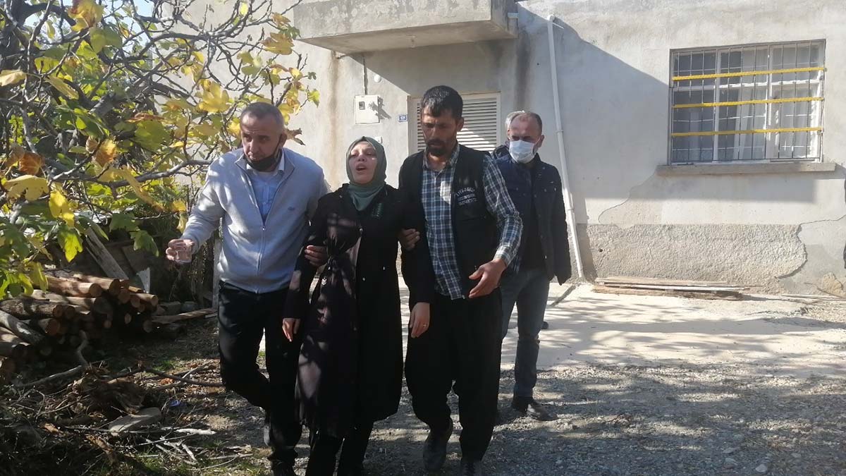 Eve giren sağlık ekipleri çiftin hayatını kaybettiğini belirledi.