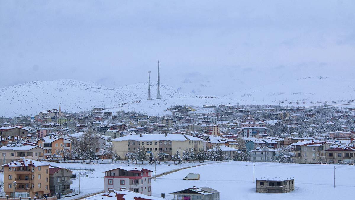Adana'nın 2 ilçesinde eğitime bir gün ara verildi