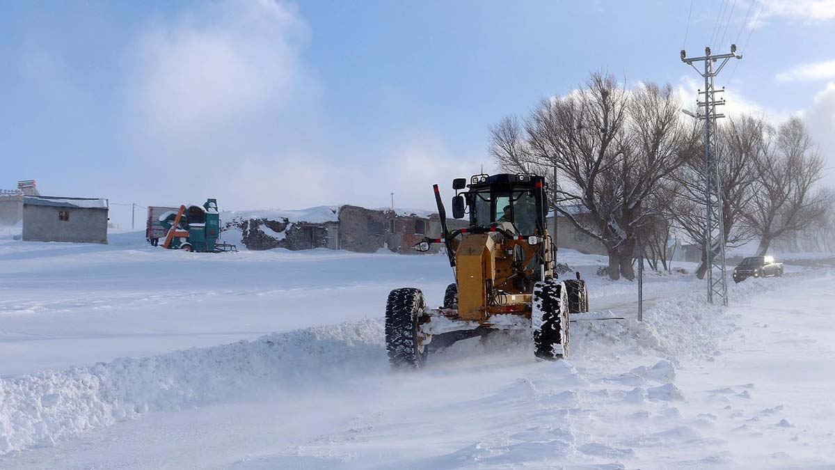 Agrida koy yollarina kar yagisi ve tipi engeli 2 - yerel haberler - haberton