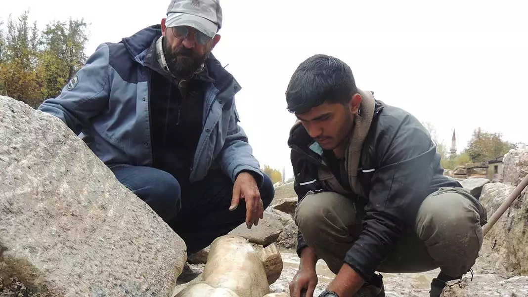 Yunan mitolojisinde 'herakles' olarak bilinen yarı tanrı 'herkül'ün heykeline ulaşıldı