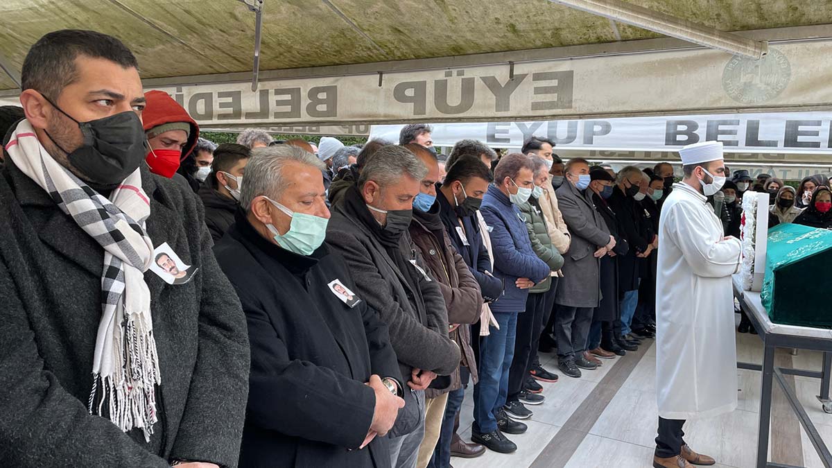 " Çok kullanırız ya sözün bittiği yerdeyim diye, gerçekten şu an öyleyim. Ne söyleyebilirim ki? "